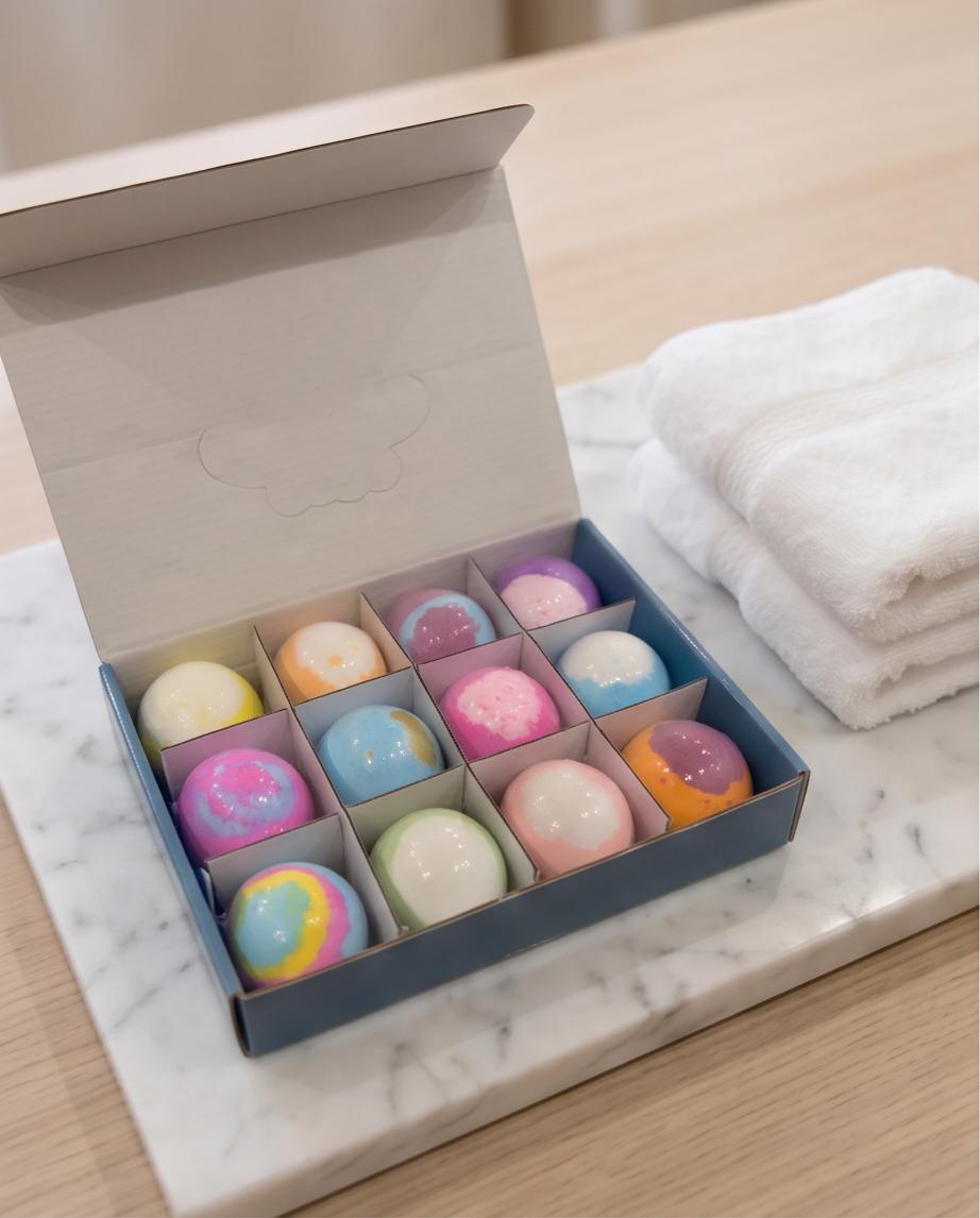 Ocean Surprise Bath Bomb – Fizzing Bath Bombs with Hidden Sea Characters - Pack of One